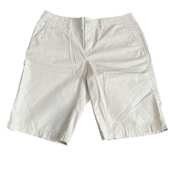 G.H. Bass & Co. Pants - Bass size 6 women’s off white/cream shorts